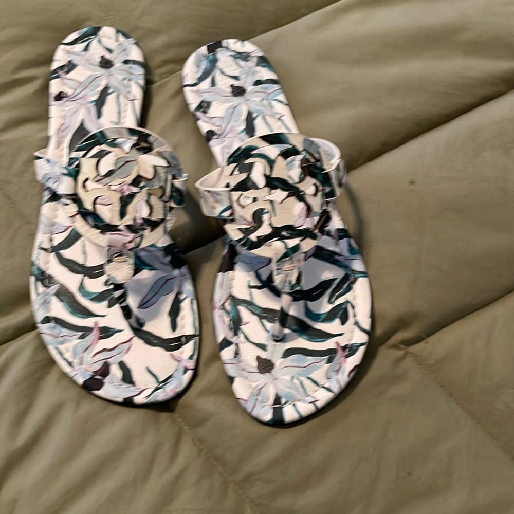 Tory Burch Floral Print Logo Thong Sandals in White, Green, Pink